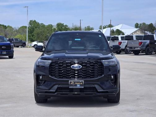 Agate Black Metallic 2026 Ford Explorer ST-Line