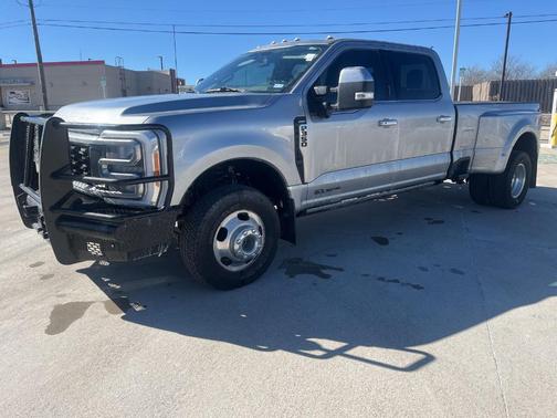 2023 Ford F-350 Lariat Super Duty