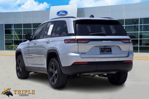 2022 Jeep Grand Cherokee Altitude