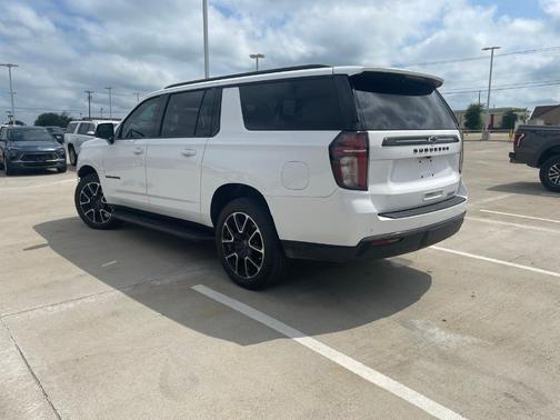 2022 Chevrolet Suburban RST