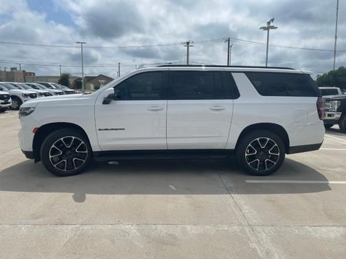 2022 Chevrolet Suburban RST