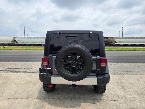 Anvil Clearcoat 2015 Jeep Wrangler Unlimited Sahara