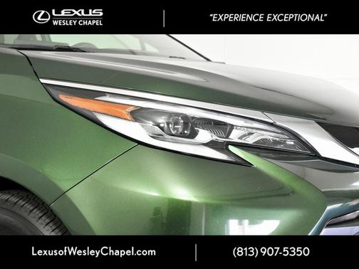 2023 Toyota Sienna Platinum 7 Passenger