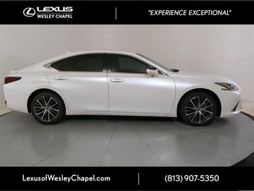 2025 Lexus ES 300h Base