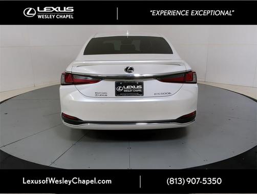 2025 Lexus ES 300h Base