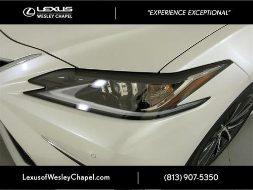 2025 Lexus ES 300h Base