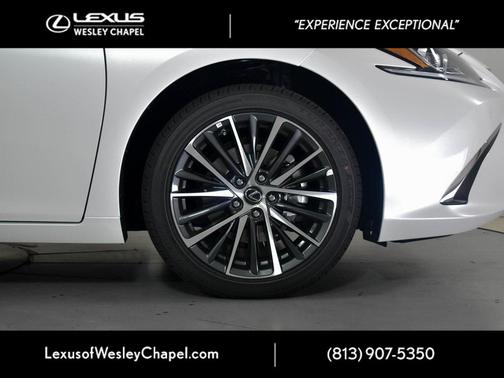 2025 Lexus ES 350 Base