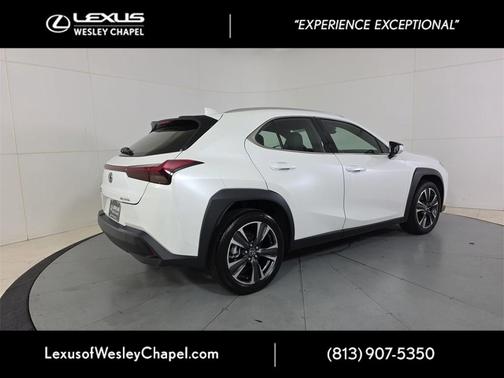 2025 Lexus UX 300h Base