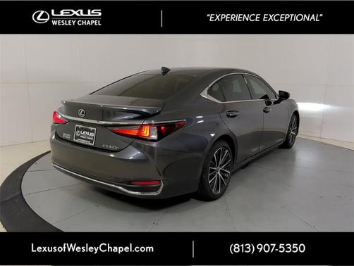 2025 Lexus ES 300h Premium