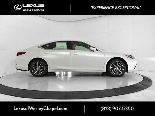 2025 Lexus ES 350 Base