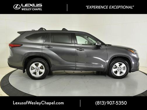 2022 Toyota Highlander Hybrid LE