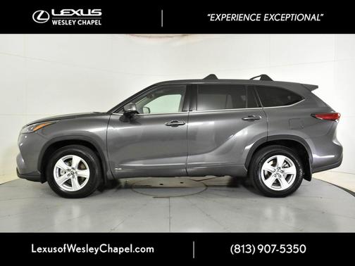 2022 Toyota Highlander Hybrid LE