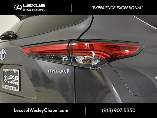 2022 Toyota Highlander Hybrid LE