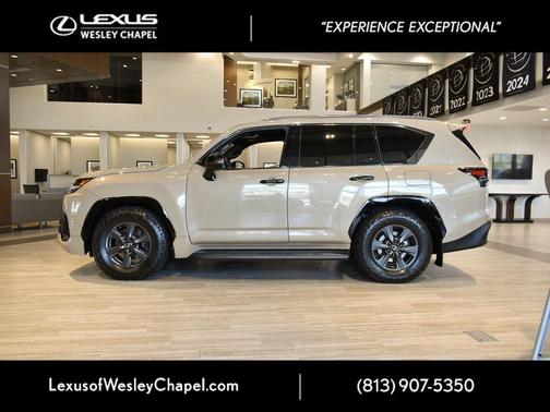2025 Lexus LX 700h Overtrail