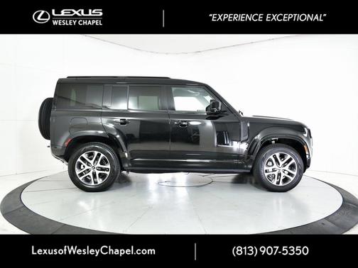 2025 Land Rover Defender 110 P400 X-Dynamic SE