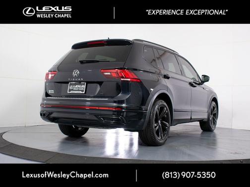 Deep Black Pearl 2023 Volkswagen Tiguan 2.0T SE R-Line Black