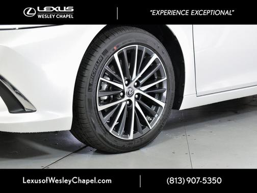 2025 Lexus ES 350 Base