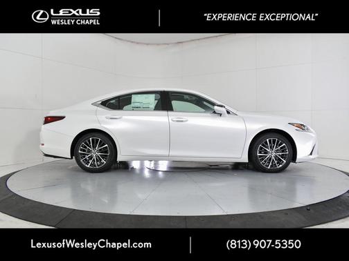 2025 Lexus ES 350 Base
