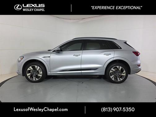 2022 Audi e-tron Premium