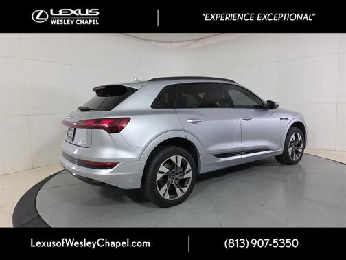 2022 Audi e-tron Premium