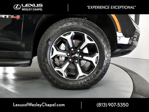 2025 GMC Yukon XL 4WD AT4