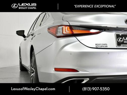 2025 Lexus ES 350 Base