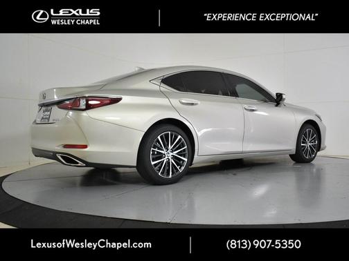 2025 Lexus ES 350 Base