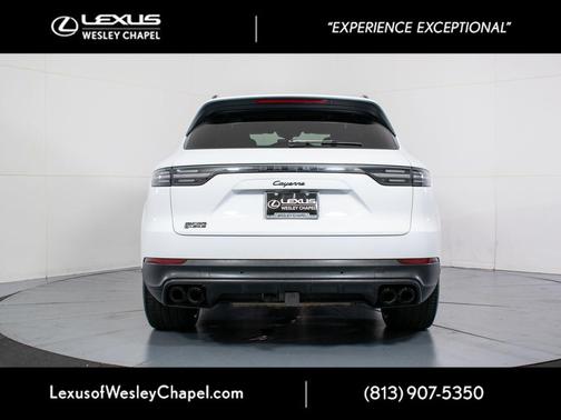 Carrara White Metallic 2023 Porsche Cayenne Cayenne E-Hybrid