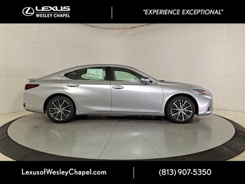 2025 Lexus ES 300h Base