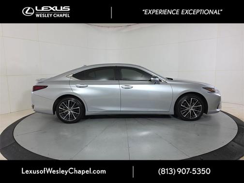 2024 Lexus ES 300h Premium