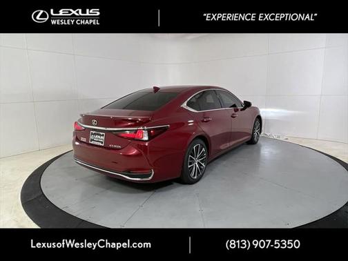 2025 Lexus ES 300h Base