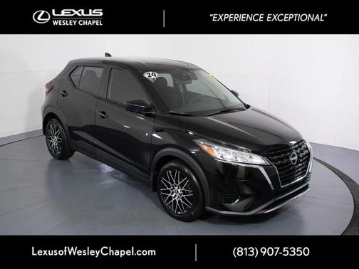 Super Black 2024 Nissan Kicks S