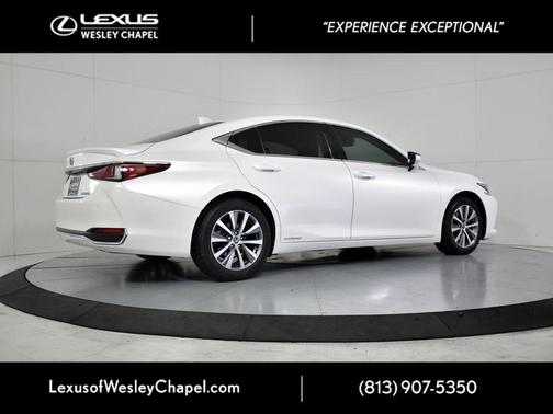 2020 Lexus ES 300h Premium