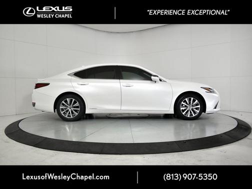 2020 Lexus ES 300h Premium