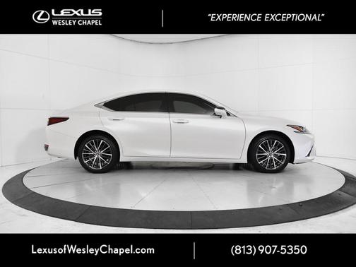 2023 Lexus ES 250 Base
