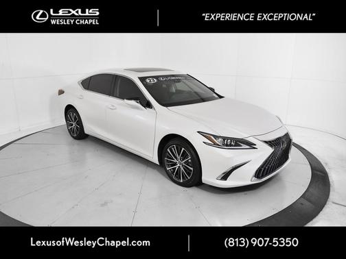 2023 Lexus ES 250 Base