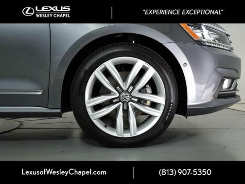 2017 Volkswagen Passat 1.8T SEL Premium