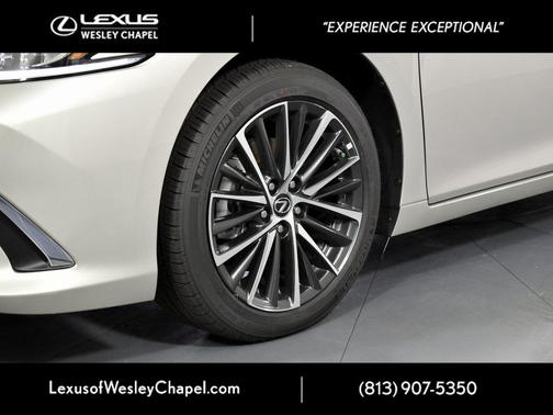 2025 Lexus ES 350 Base