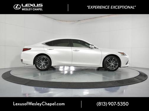 2024 Lexus ES 250 Base