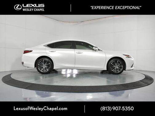 2024 Lexus ES 250 Base