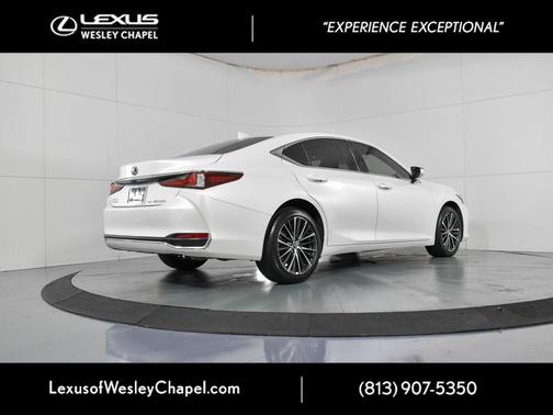 2024 Lexus ES 250 Base