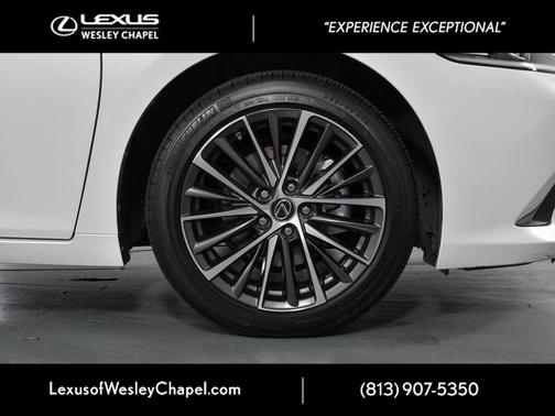 2024 Lexus ES 250 Base