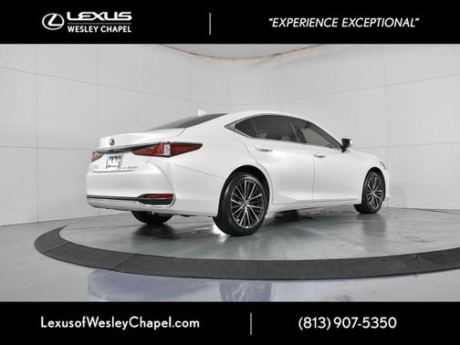 2024 Lexus ES 250 Base