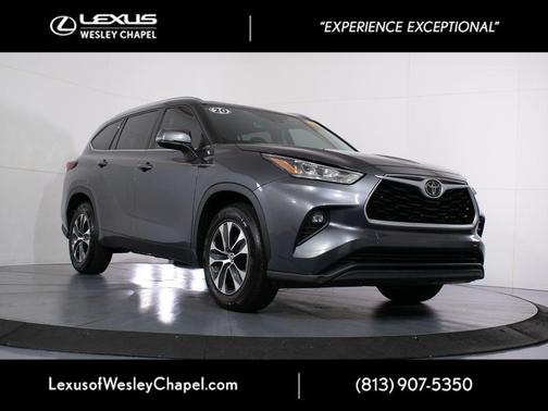 Magnetic Gray Metallic 2020 Toyota Highlander XLE