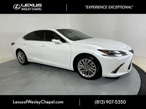 2022 Lexus ES 300h Ultra Luxury