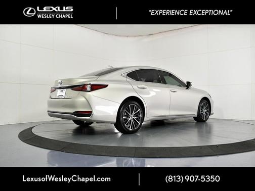 2024 Lexus ES 250 Base