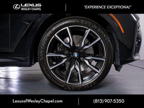 Black Sapphire Metallic 2022 BMW X7 xDrive40i