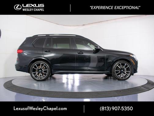 Black Sapphire Metallic 2022 BMW X7 xDrive40i