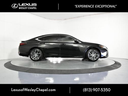 2025 Lexus ES 300h Premium