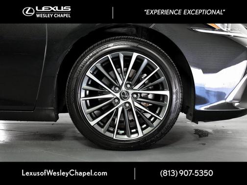 2025 Lexus ES 300h Premium